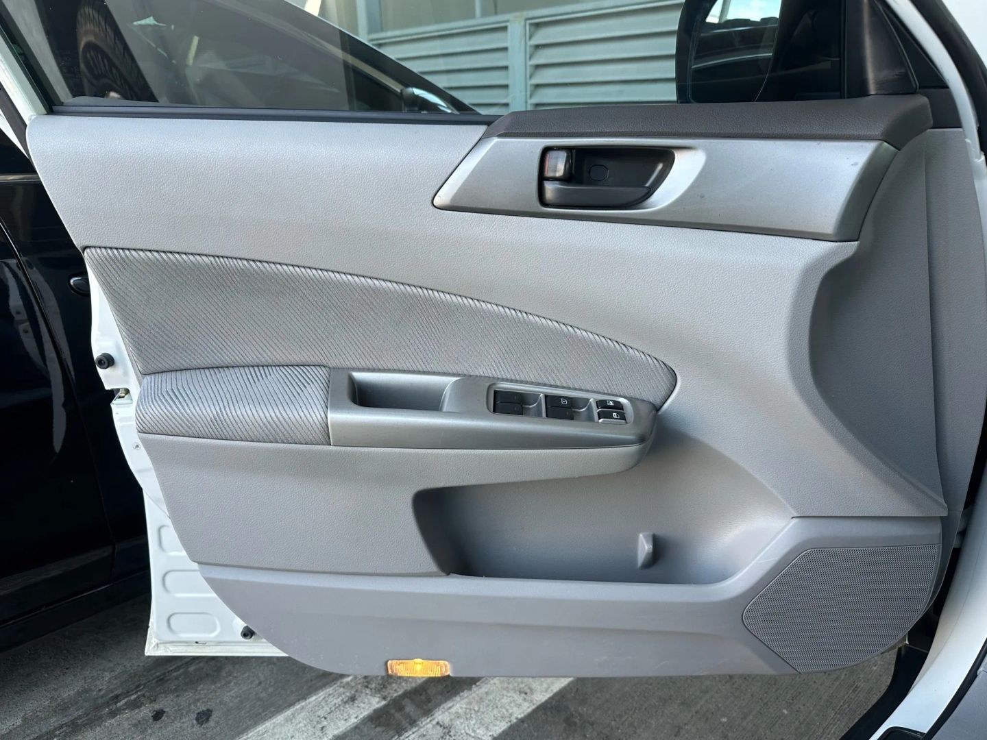 Used 2009 Subaru Forester X Sport Utility - White - 167,717 Miles