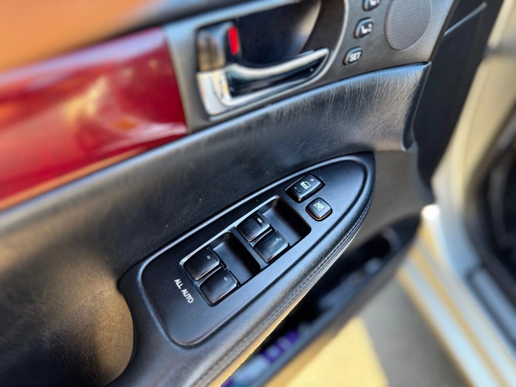 Used 2002 Lexus ES 300 Sedan - Silver - 200,868 Miles