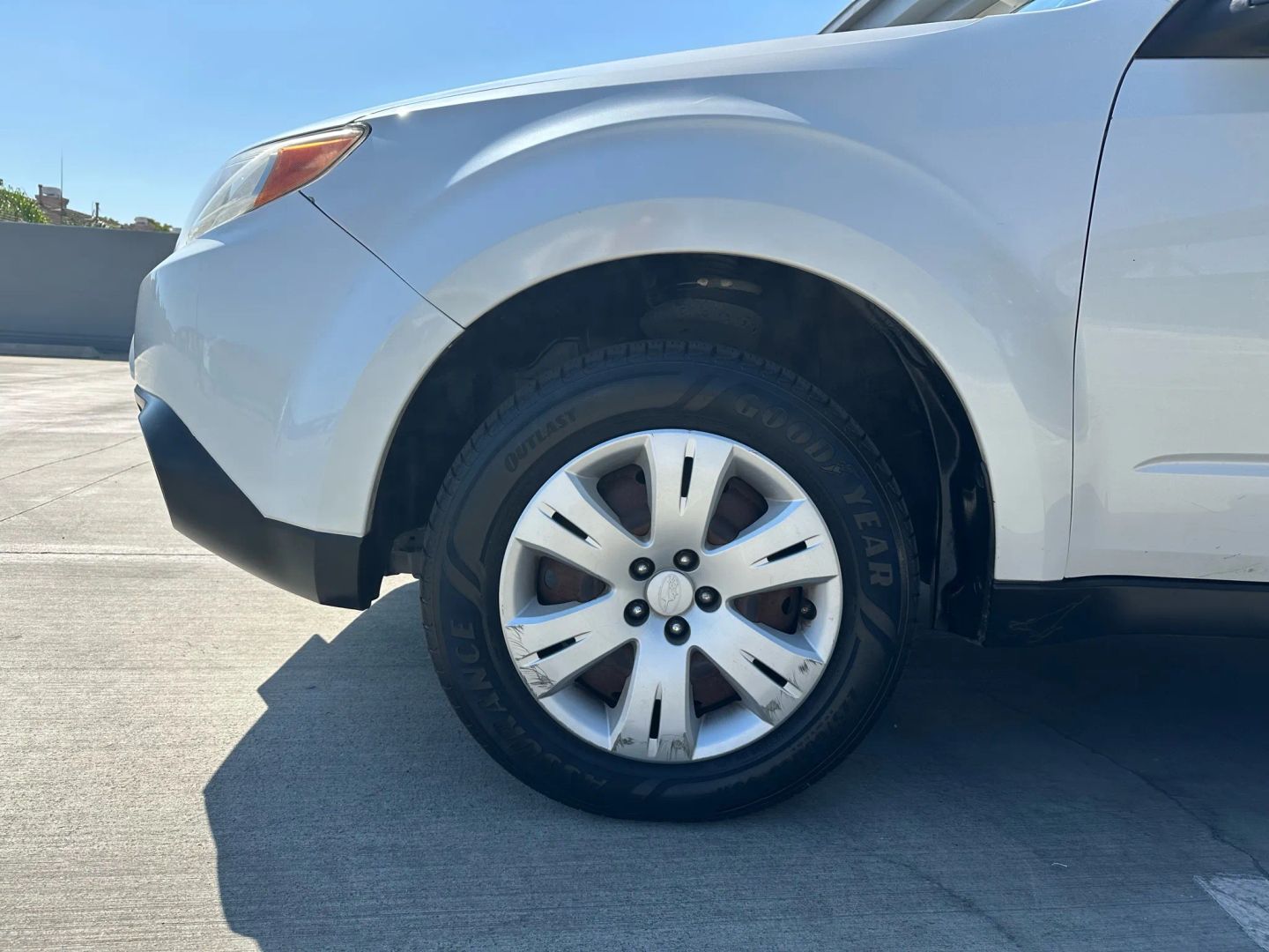 Used 2009 Subaru Forester X Sport Utility - White - 167,717 Miles